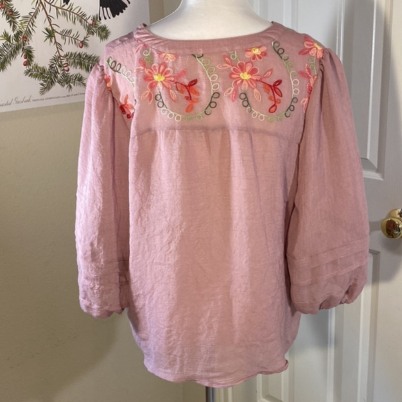 FIG and flower V-neck pleated front embroidered blouse Dusty Pink size large - Picture 4 of 8